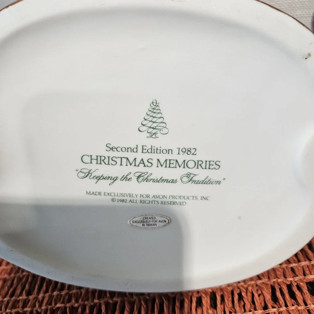 Avon 1982 Christmas Memories 